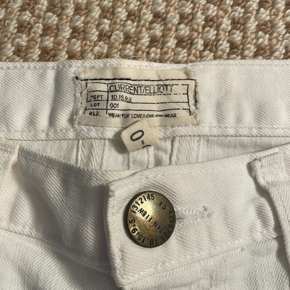 Current/Elliott The Boyfriend Short in Sugar - Picture 4 of 11